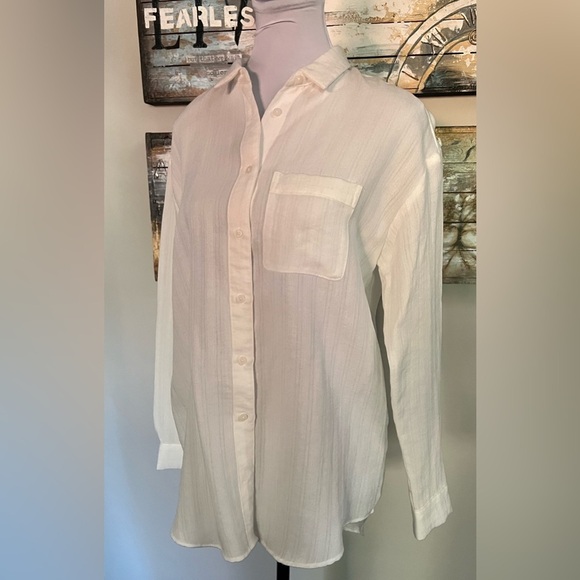le chateau Tops - RW & CO Long Sleeve Button Down Blouse
